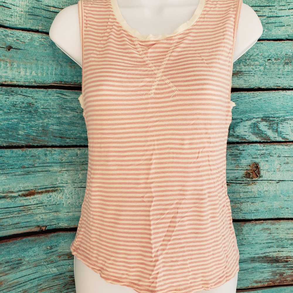 🌺 4/$20 Blush pink striped tank top size medium
